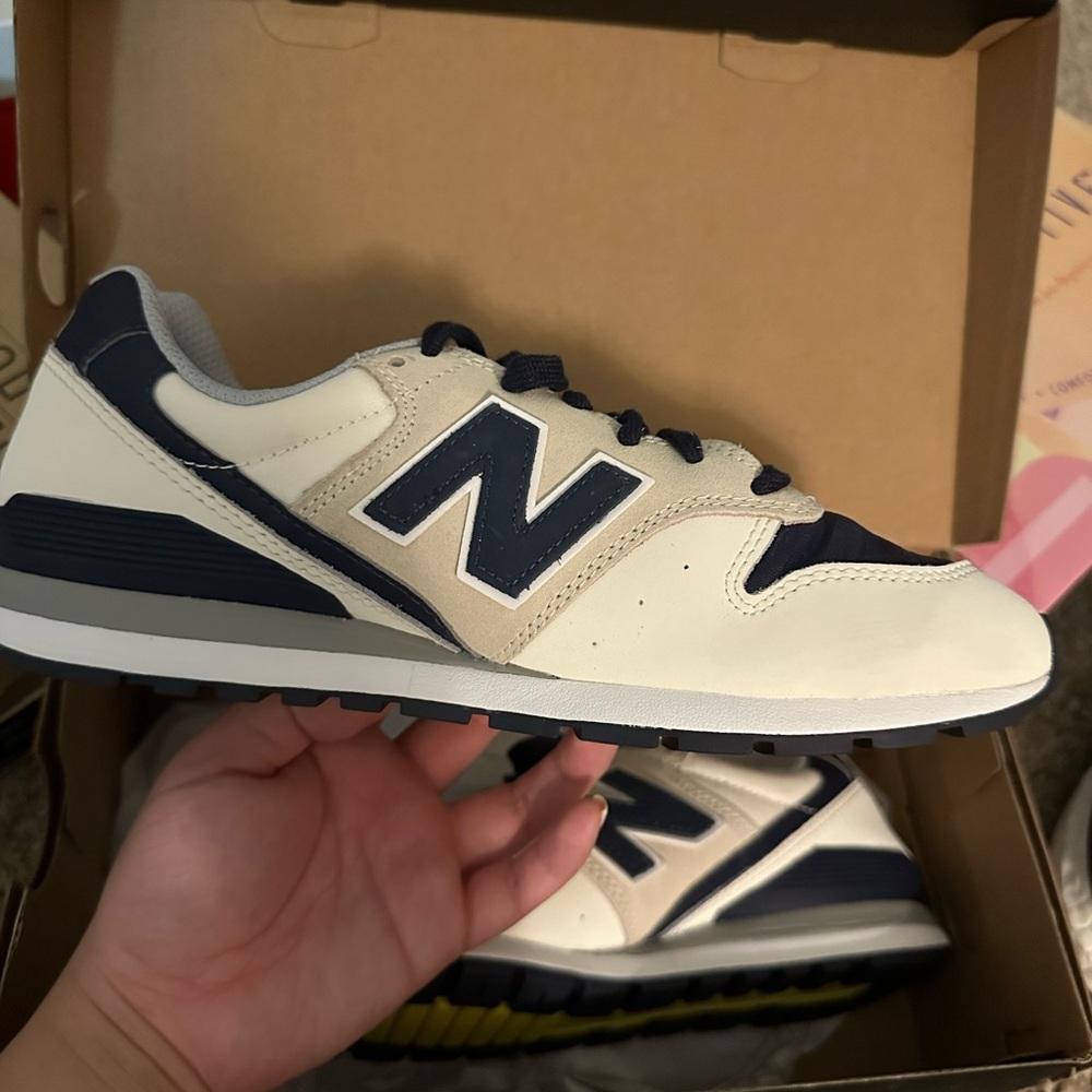 New Balance X Figs 996 C-Cap
CM996CR2 Mens Navy/Cream